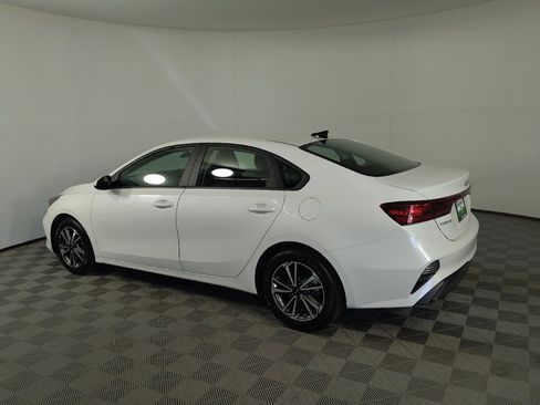 Used 2024 Kia Forte LXS FWD image 3