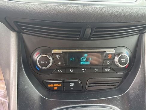 Used 2016 Ford Escape SE w/ Equipment Group 201A image 24