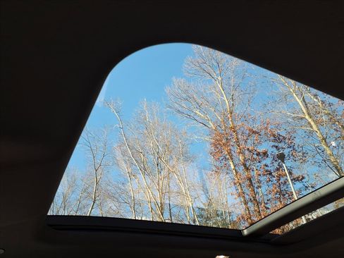 Certified 2023 Land Rover Defender 110 X-Dynamic SE image 18