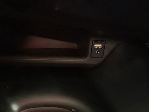 Used 2018 Toyota C-HR XLE image 22