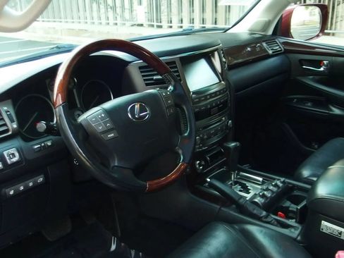 Used 2011 Lexus LX 570 4WD w/ Luxury Pkg image 22