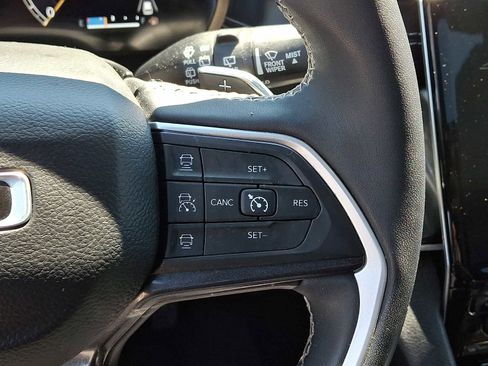 Used 2023 Jeep Grand Cherokee L Laredo AWD/4WD image 26