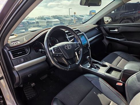 Used 2016 Toyota Camry SE FWD image 9