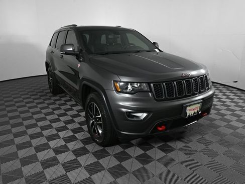 Used 2020 Jeep Grand Cherokee Trailhawk AWD/4WD image 24