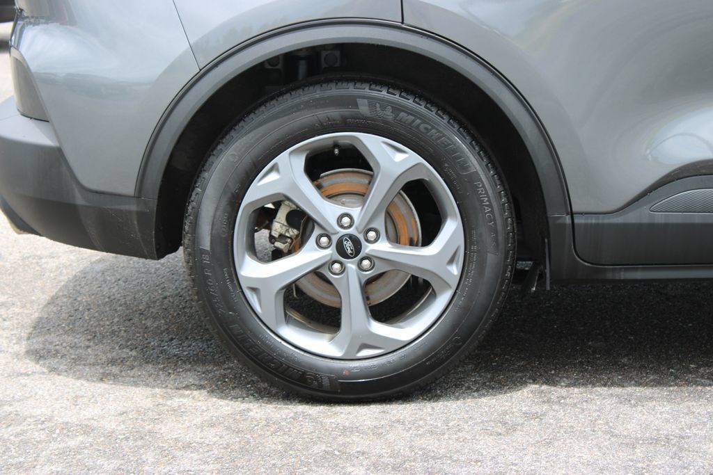 Used 2025 Ford Escape ST-Line FWD image 13