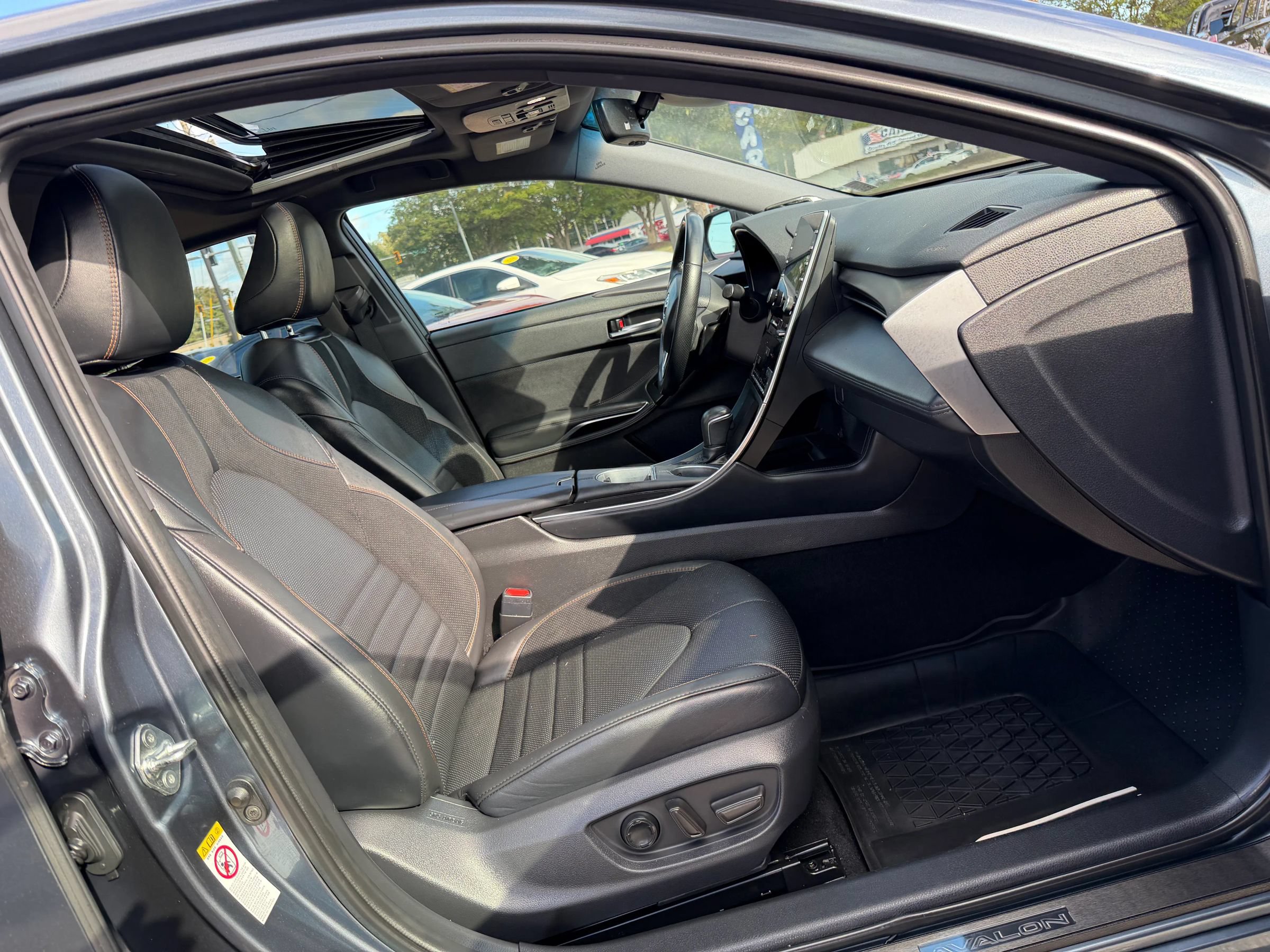 Used 2019 Toyota Avalon Touring w/ Advanced Safety Package FWD image 20