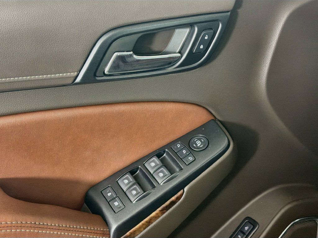 Used 2017 Chevrolet Suburban Premier AWD/4WD image 18