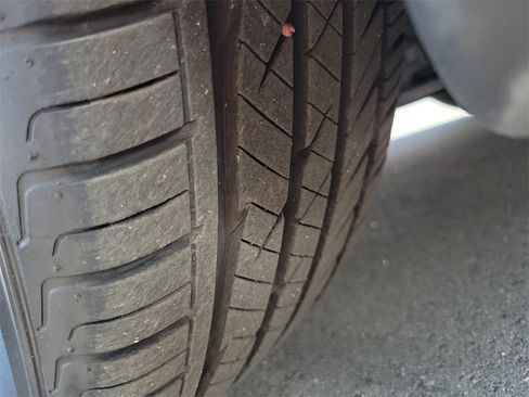 Used 2021 Porsche Taycan 4S image 25