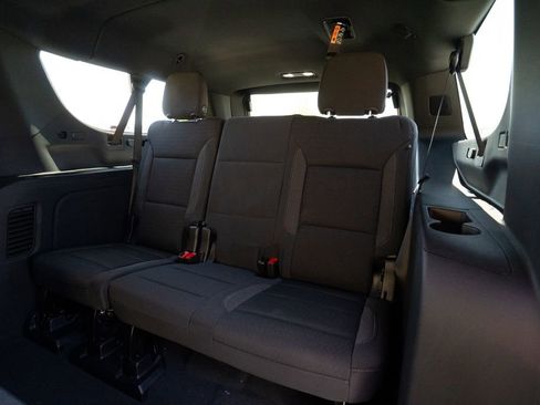 New 2025 Chevrolet Suburban LS image 31