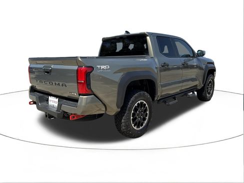 Used 2025 Toyota Tacoma TRD Off-Road image 3