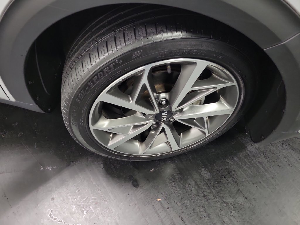 Used 2021 Kia Niro Touring FWD image 10