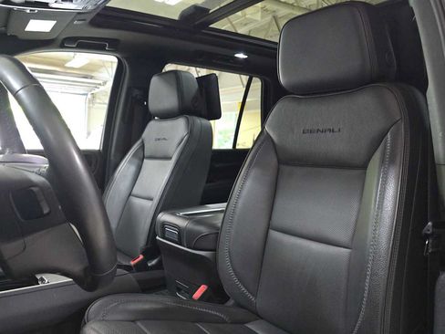 Used 2024 GMC Yukon Denali w/ Advanced Technology Package AWD/4WD image 23