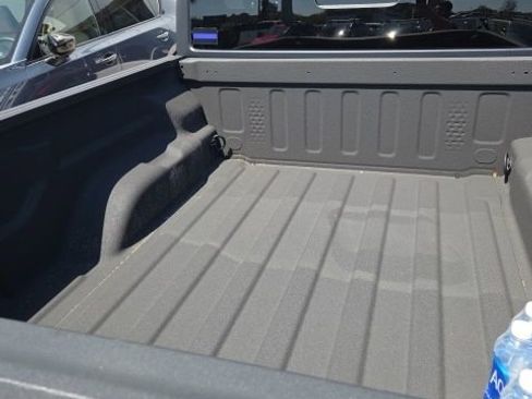 Used 2022 Jeep Gladiator Willys image 5