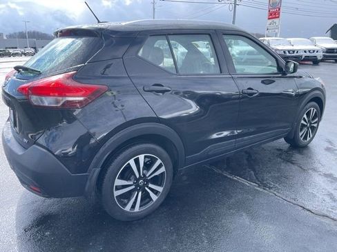 Used 2018 Nissan Kicks SV image 8