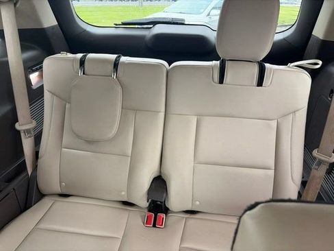 Used 2020 Ford Explorer Platinum w/ Premium Technology Package AWD/4WD image 38