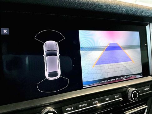 Used 2021 Porsche Macan S image 28