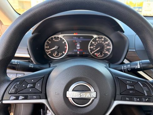 Certified 2024 Nissan Altima 2.5 SV FWD image 29