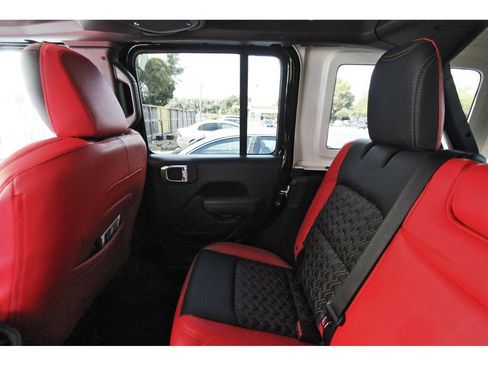 Used 2025 Jeep Wrangler Unlimited Sport AWD/4WD image 12