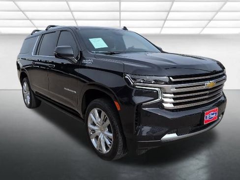 Used 2024 Chevrolet Suburban High Country image 1