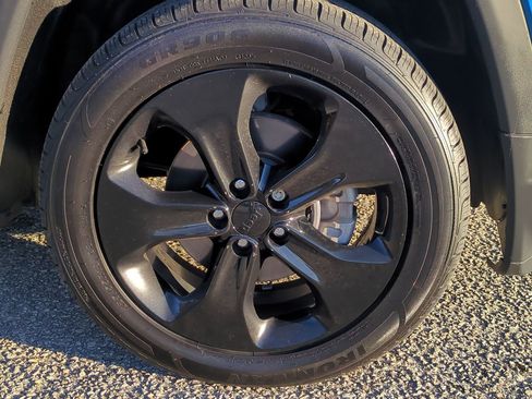 Used 2020 Jeep Compass Latitude image 11