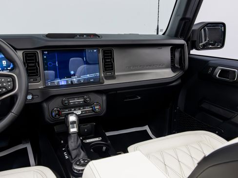 Used 2025 Ford Bronco Big Bend image 41