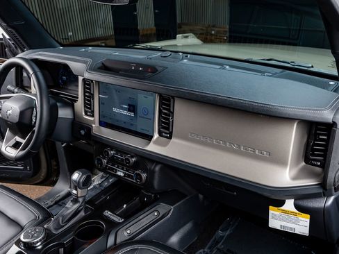 Used 2026 Ford Bronco Outer Banks image 17