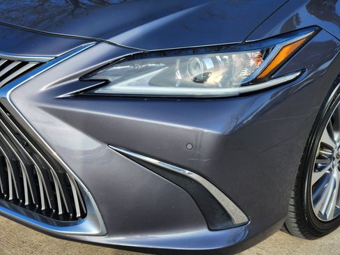 Used 2020 Lexus ES 300h w/ Premium Package image 6