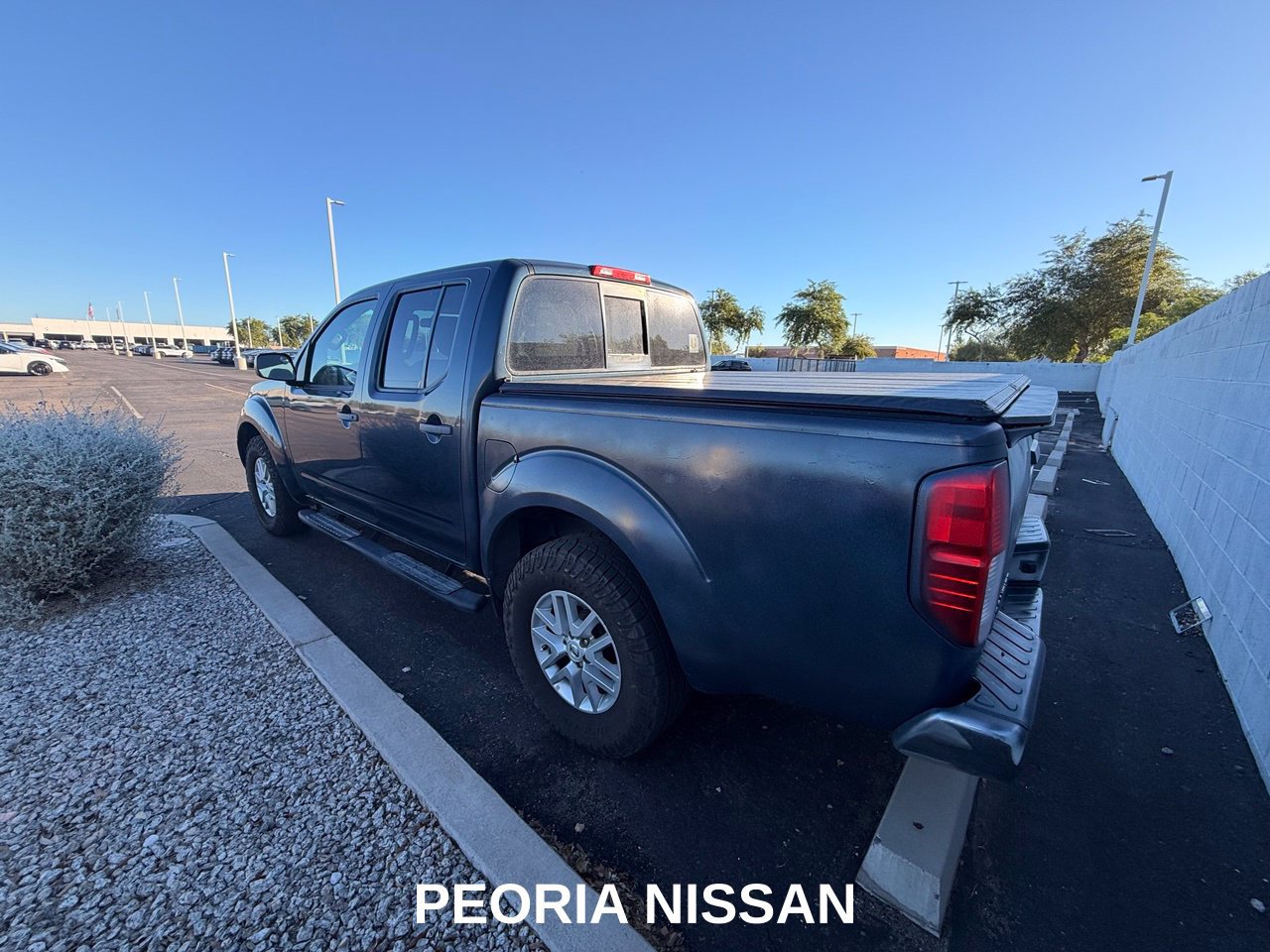 Used 2016 Nissan Frontier 4x4 Crew Cab image 6