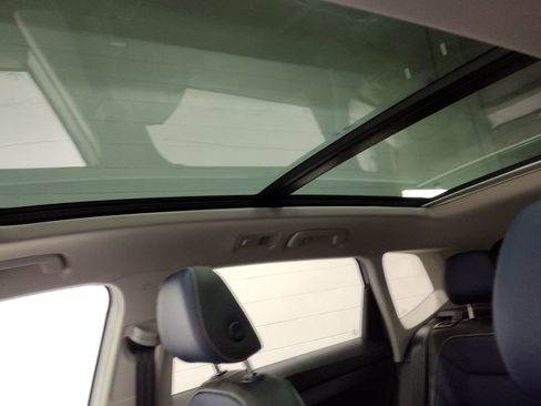 New 2025 Volkswagen Taos SEL image 20