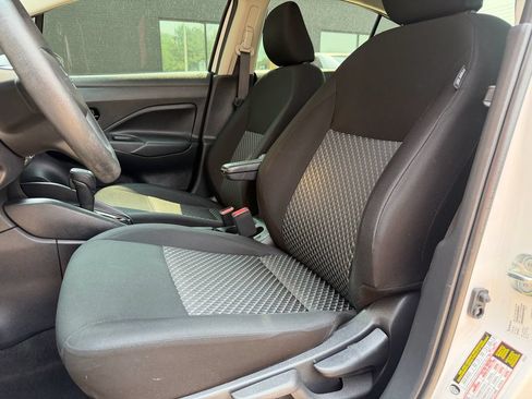 Used 2021 Nissan Versa S FWD image 28