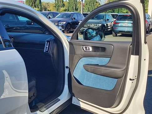 Used 2023 Volvo C40 P8 Recharge Plus w/ Protection Package Premier AWD/4WD image 20