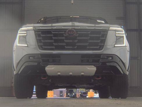 Certified 2025 Nissan Armada PRO-4X AWD/4WD image 10