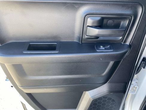 Used 2019 RAM 1500 Tradesman w/ Chrome Appearance Group RWD image 12