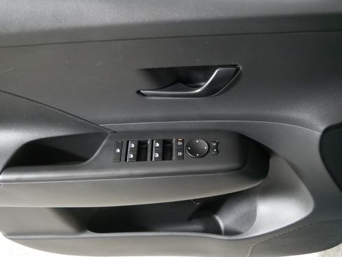 Used 2024 Hyundai Kona SEL AWD/4WD image 19