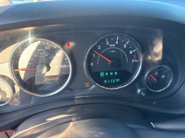 Used 2018 Jeep Wrangler Unlimited Sahara w/ Connectivity Group AWD/4WD image 11