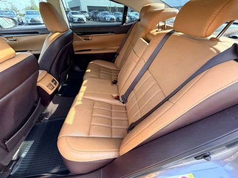 Used 2018 Lexus ES 350 w/ Ultra Luxury Package image 18
