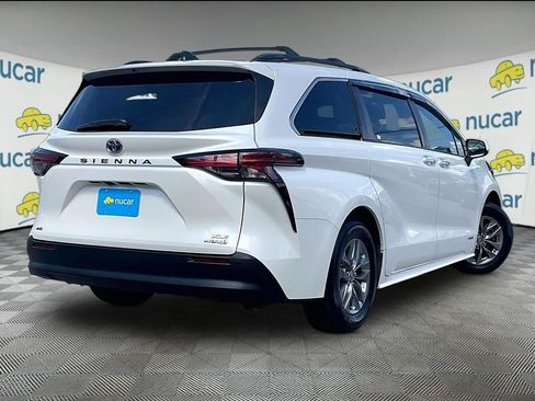 Used 2021 Toyota Sienna XLE w/ XLE Plus Package AWD/4WD image 6