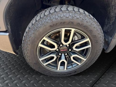 Used 2019 GMC Sierra 1500 AT4 w/ AT4 Premium Package AWD/4WD image 10