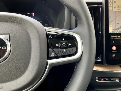 New 2026 Volvo XC60 T8 Plus w/ Climate Package PRO AWD/4WD image 18