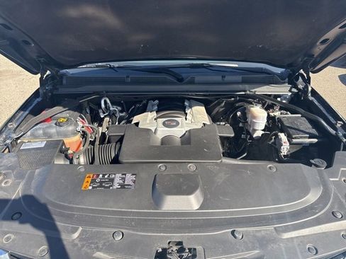 Used 2019 Cadillac Escalade ESV Platinum image 36