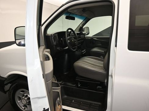 Used 2014 Chevrolet Express 3500 LS RWD image 11