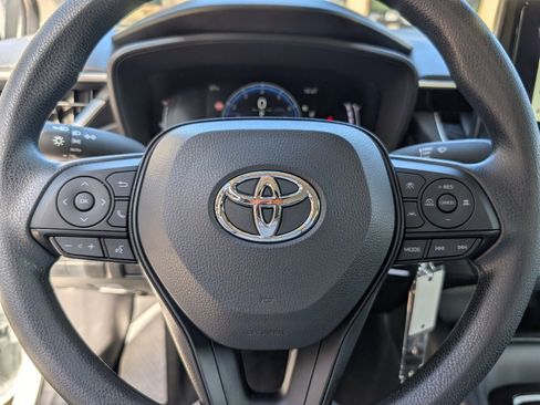 Used 2026 Toyota Corolla LE image 18