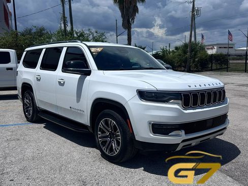 Used 2024 Jeep Wagoneer L Series II RWD image 3