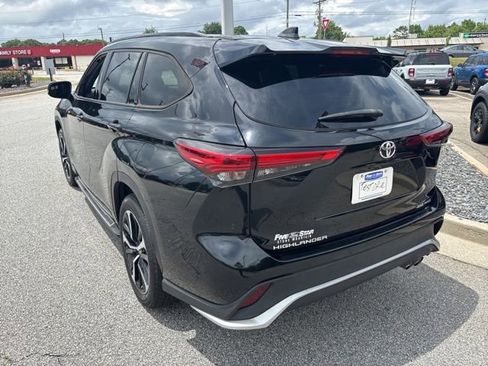 Used 2021 Toyota Highlander XSE AWD/4WD image 6