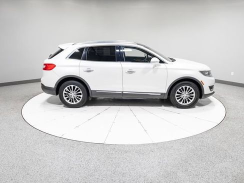 Used 2017 Lincoln MKX Select w/ Select Plus Package image 30