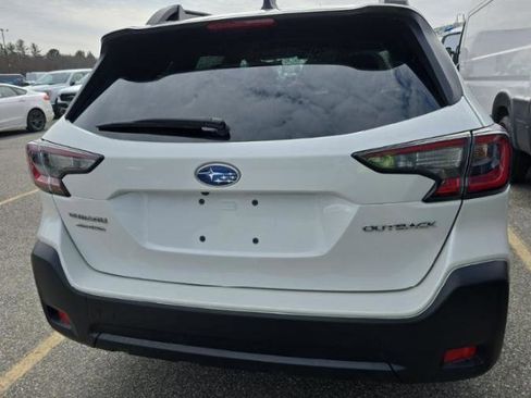 Used 2024 Subaru Outback Premium AWD/4WD image 4