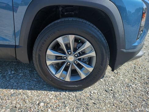 New 2026 Chevrolet Equinox LT w/ Safety and Technology Package FWD image 11
