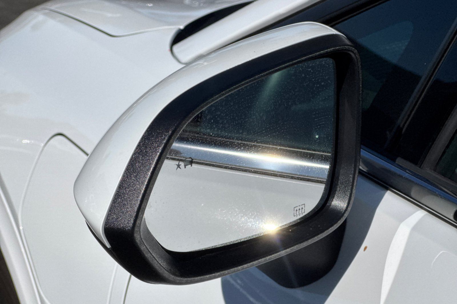 Used 2024 Chevrolet Equinox EV LT w/ LPO, Trailering Package FWD image 51