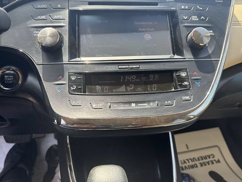 Used 2017 Toyota Avalon XLE Plus FWD image 25