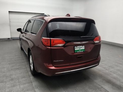 Used 2017 Chrysler Pacifica Touring-L FWD image 5